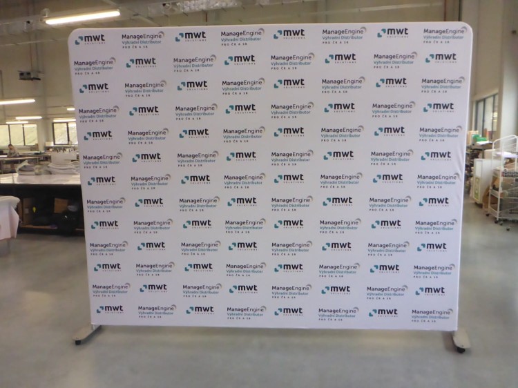 Przykładowa realizacja nr 2: Ścianka Reklamowa Tekstylna Prosta 300 x 240 cm - ścianka wystawiennicza targowa prasowa