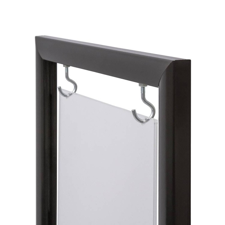 Wahadłowy stojak informacyjny A4 na ulotki, plakaty czarny stojak na plakat prezenter plakatowy z tabliczką A4 do sklepu do hotelu