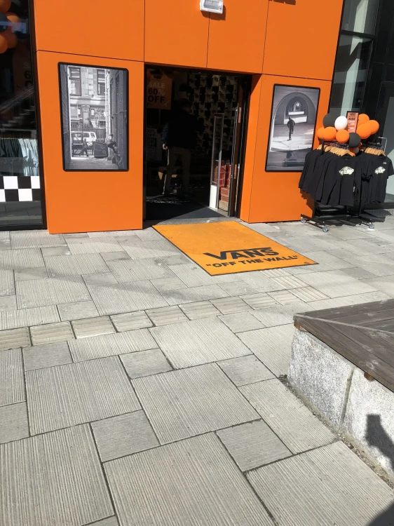 Mata podłogowa Interior Guard Brush - dywanik wycieraczka wykładzina z logo do zastosowań wewnętrznych