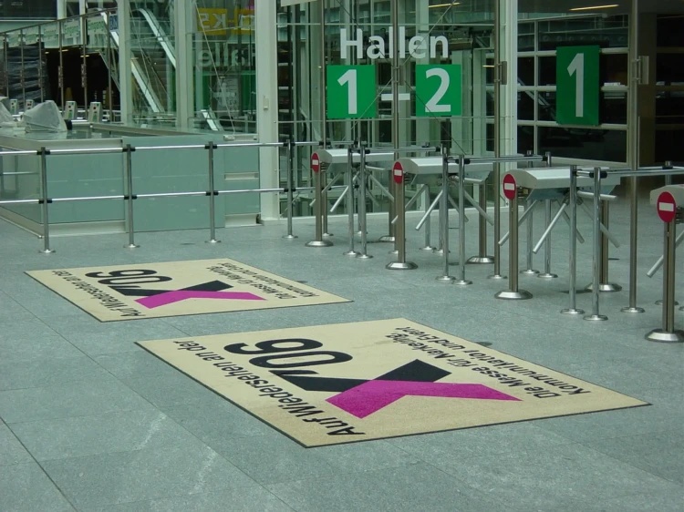 Mata podłogowa Interior Guard Brush - dywanik wycieraczka wykładzina z logo do zastosowań wewnętrznych