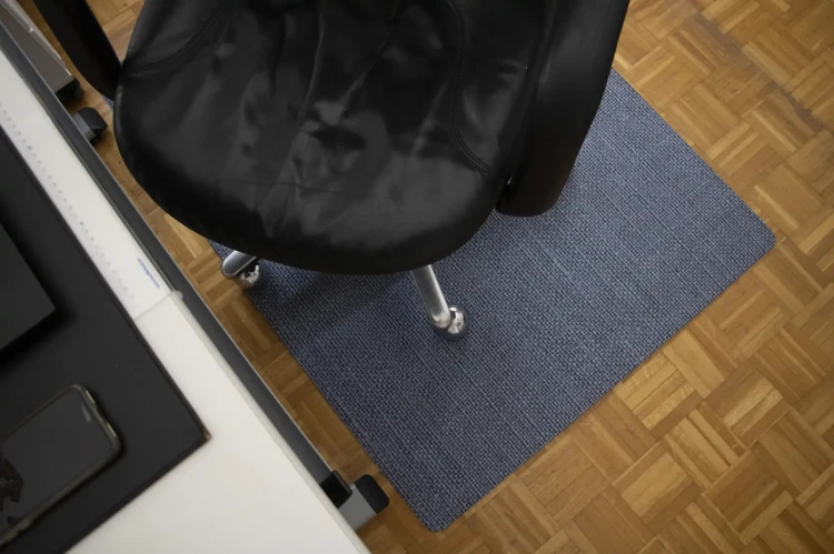Mata podłogowa ochronna Office Floor Guard - mata ochraniacz podłogowy z logo pod krzesło