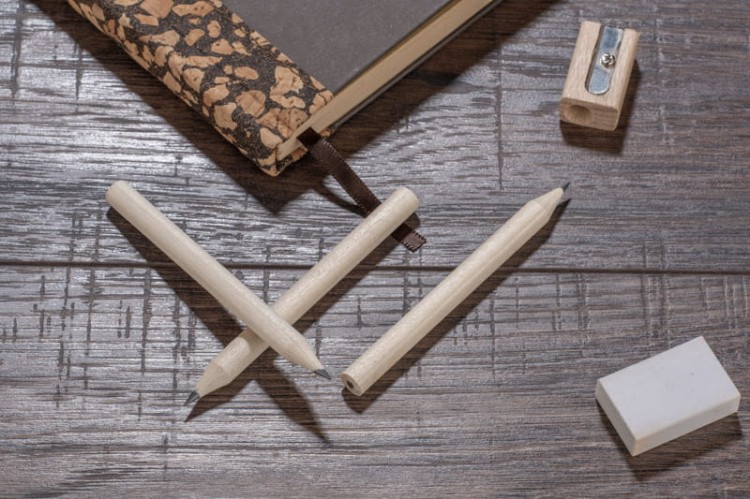 Ołówek krótki IKKO beżowy (naturalny)