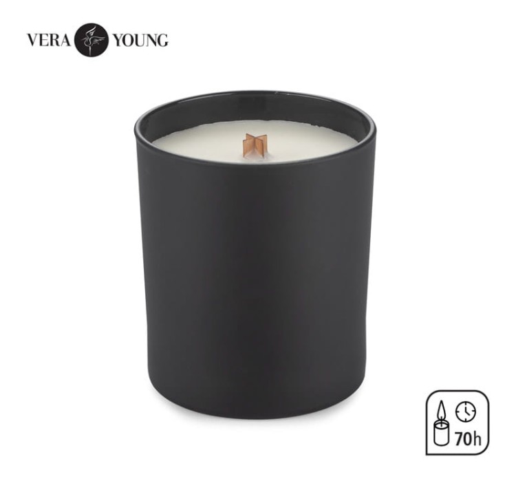 Świeca sojowa 220g - Black Pomegranate - VERA YOUNG czarny z logo