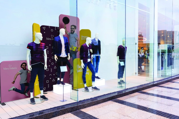 An example Magneto stand at the fair