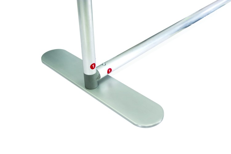 Magneto stabilizing foot