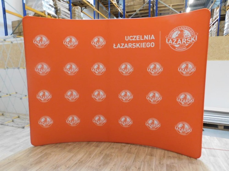 Curved Fabric Banner Stand - Horizontal 2,4  x 2,4 m with double-sided printout