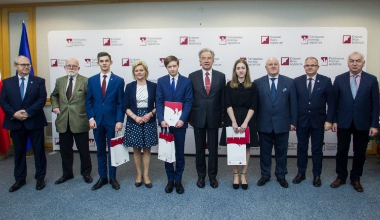 6 x 2.4 m Straight Fabric Backwall with a Printout